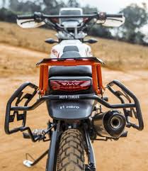 MOTO TORQUE XPULSE 200 4V SADDLE  STAY